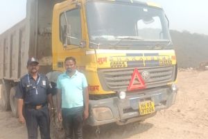 four dumpers of road waste are seized in panvel Action by CIDCO