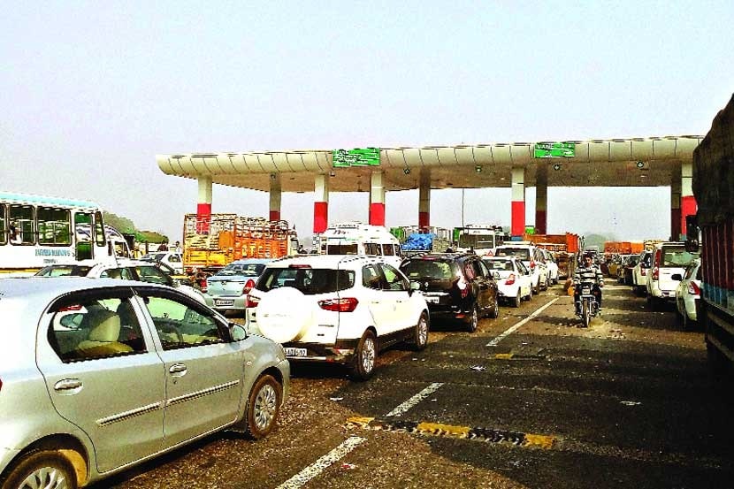 misbehavior at toll booth where can you complaint how to deal with toll employees nhai fastag helpline