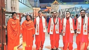 Police dressed as priests in Uttar Pradesh