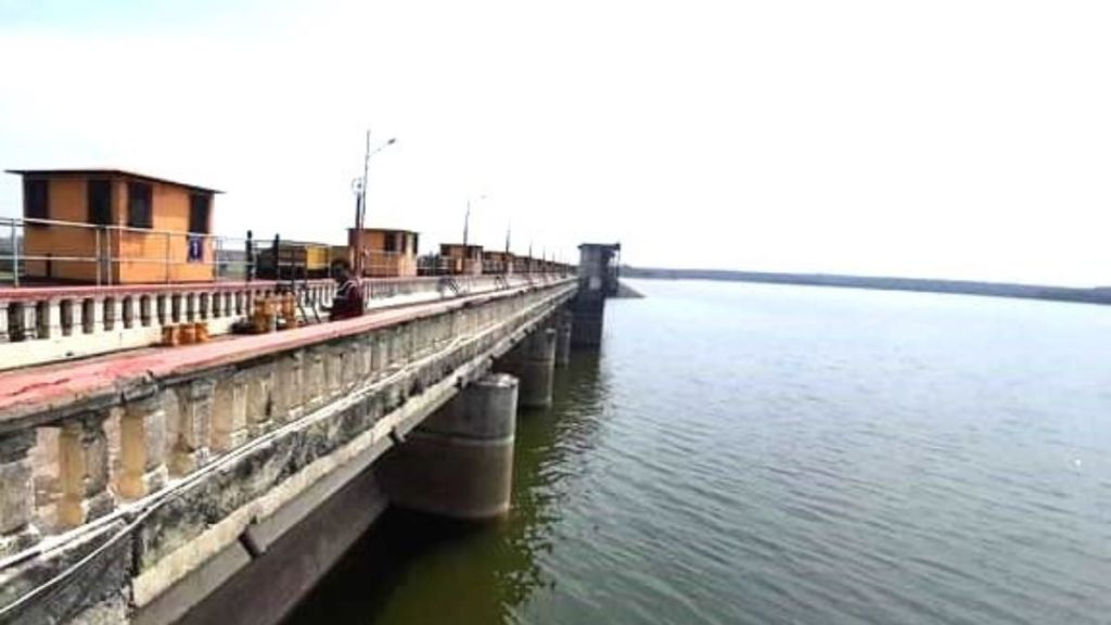 decline in water storage in irrigation projects in West Vidarbha