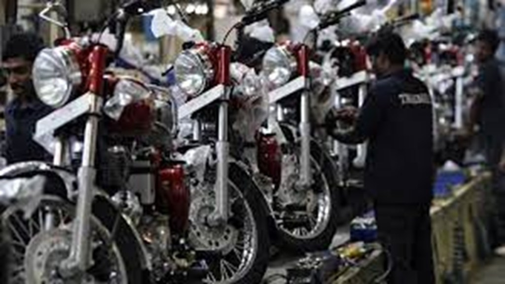 हिरोच्या बाईक सोडून आता पहिल्यादांच 'या' कंपनीच्या बाईक स्कूटर्सच्या