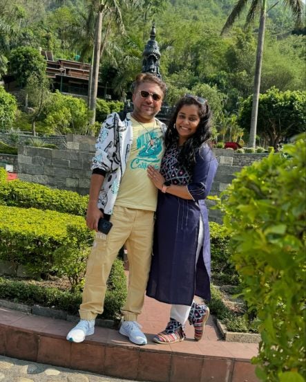 अलीकडे प्रदर्शित झालेल्या मराठी ‘स्वातंत्र्यवीर सावरकर’ चित्रपटातील ‘वंदे मातरम्’ हे गाणं त्यांनी लिहिलं होतं.