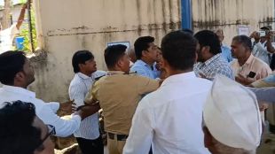 Clash between mahayuti Aghadi activists in Sakharle near Islampur