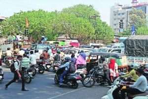 Chhagan Bhujbals suggestion on traffic congestion in Dwarka Chowk