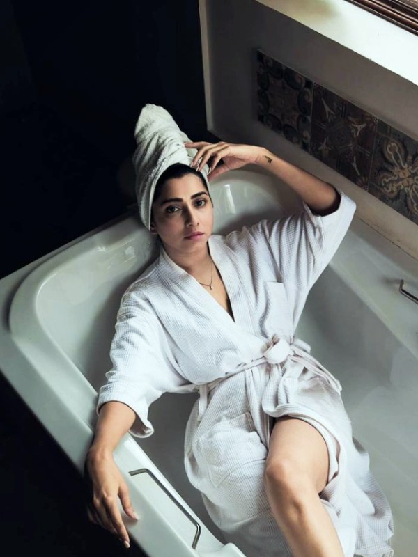 Gauri Nalawade Bathtub Photoshoot