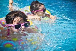 How to take care of children in summer