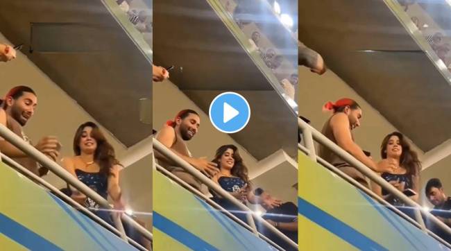 Fans throw their phones for a selfie on Janhvi Kapoor during the RCB Vs RR match video viral