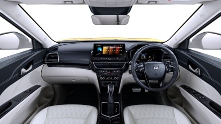 Mahindra XUV 3XO records 50000 bookings