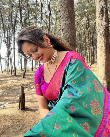 Manasi Naik Peacock Green Paithani Saree