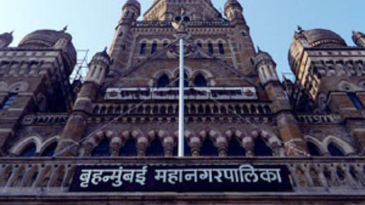 Implement measures for rapid desilting of drains Order of Additional Municipal Commissioner Amit Saini