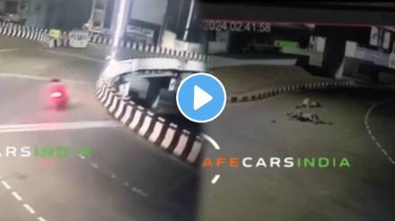 Live Accident Speeding bike hit bridge and fell down