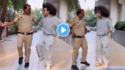VIDEO: खाकीतील डान्सर अमोल कांबळे अन् जर्मनी टिकटॉकरची जुगलबंदी; मुंबई पोलिसांचा ‘हा’ जबरदस्त डान्स तुम्ही पाहिलात का?