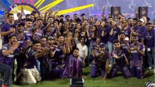 KKR and Shah Rukh Khan Flying Kiss Celebration with IPL Trophy Video viral