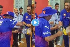 MS Dhoni's surprise visit to RCB dressing room