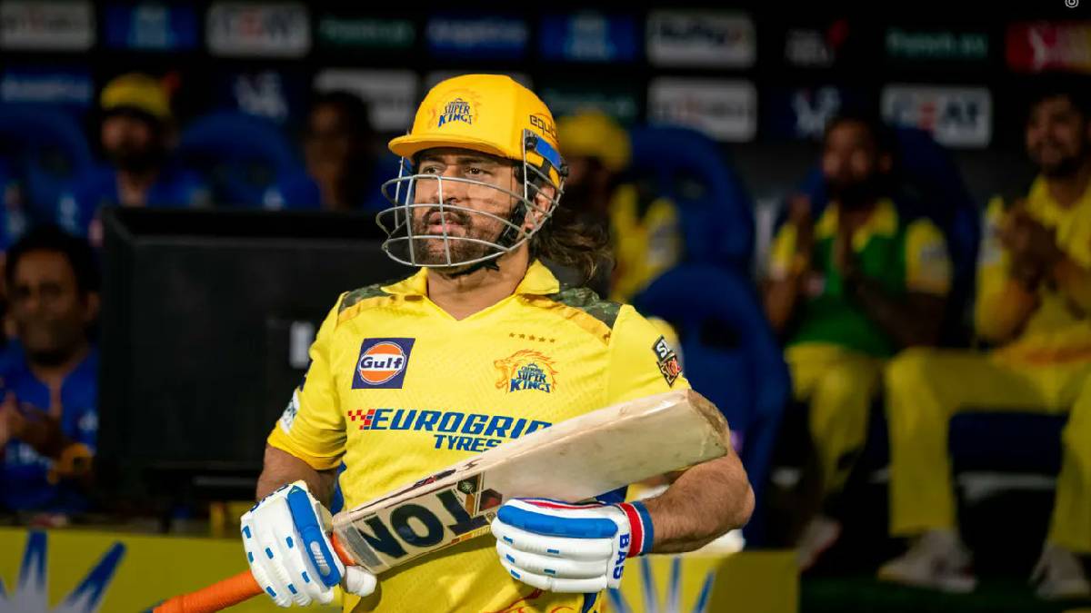 MS Dhoni completes 250 sixes in IPL