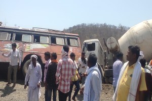 bus, Nagpur-Tuljapur National Highway,