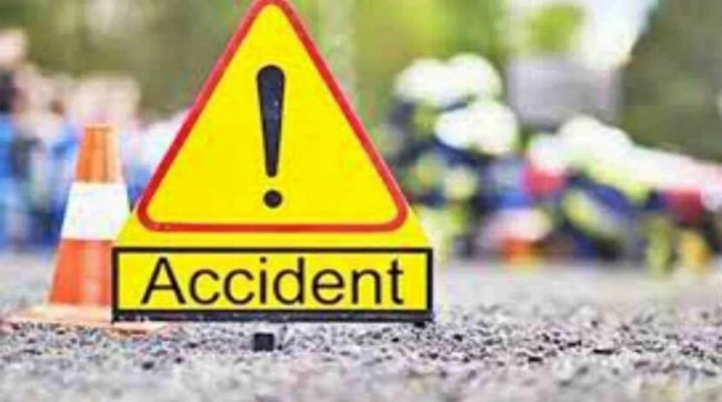 students died in road accident in jalgaon