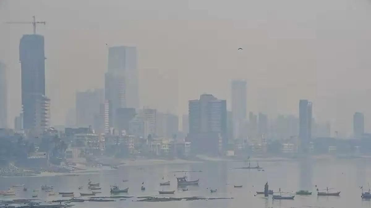 mumbais air index moderate with bad air recorded in Shivdi Worli and bkc