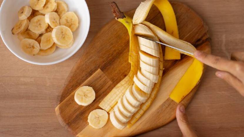 Benefits of Rubbing Banana Peels on Face