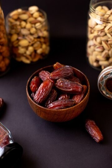 benefits-of-dates-in-skin-care-routine