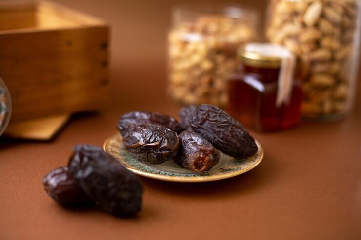 benefits-of-dates-in-skin-care-routine
