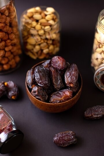 benefits-of-dates-in-skin-care-routine
