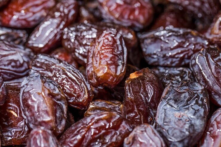 benefits-of-dates-in-skin-care-routine