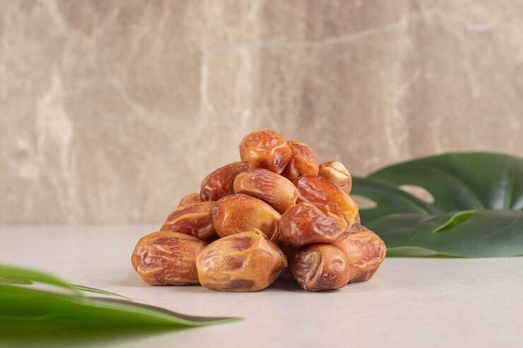 benefits-of-dates-in-skin-care-routine