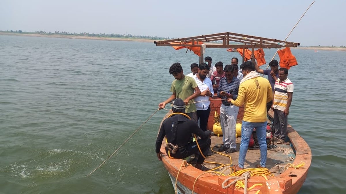 ujani dam 6 dead body found