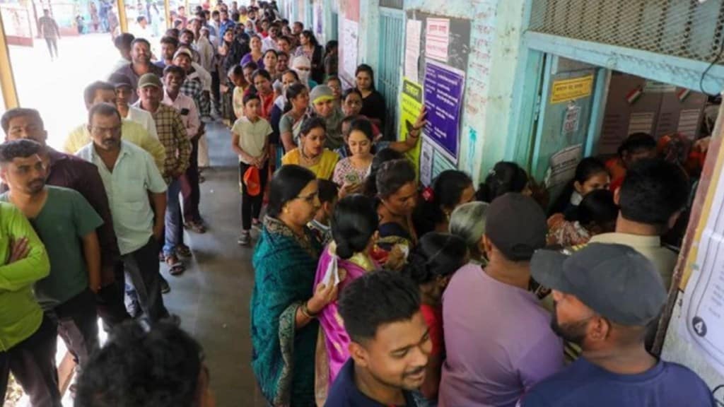 पुण्यात मतदानाचा टक्का वाढला; शिरूर, मावळमध्ये झाली घट Voter turnout
