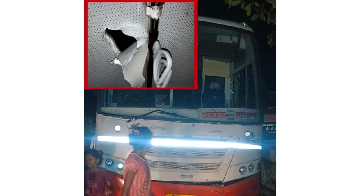 Lightning strikes a moving st mahamandal bus