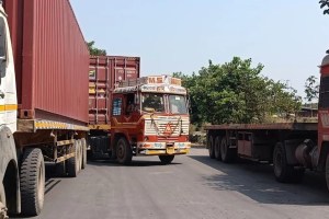 heavy vehicles banned for two weeks for repair work on ghodbunder road