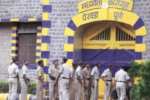 3 75 lakh applications received for 1800 jail constable posts in maharashtra