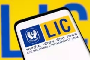 LIC first installment income from new customers hits 12 year high with Rs 12383 crore in April up 113 percent