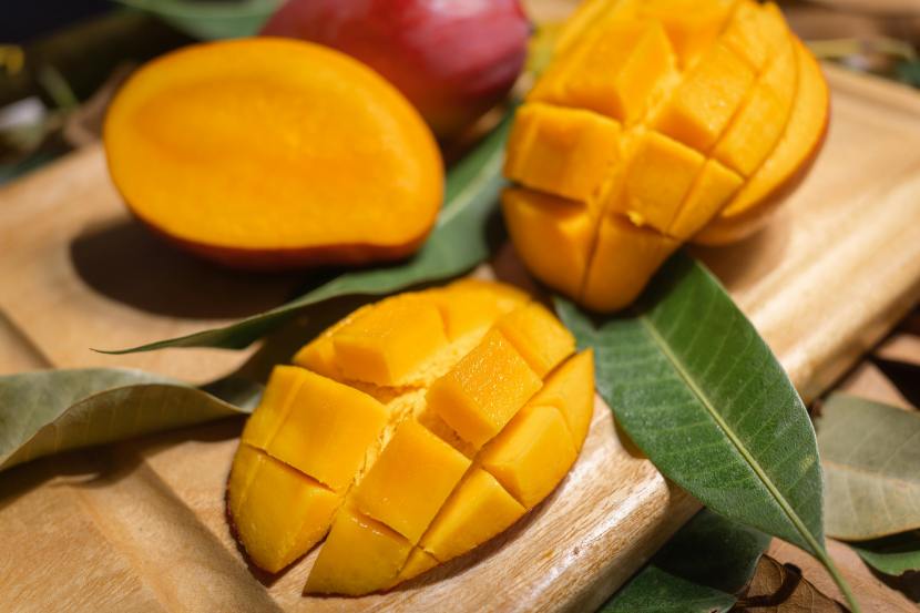mango-leaves-health-benefits 