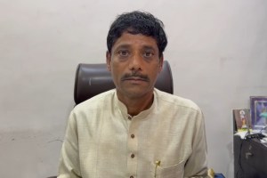 mla ravindra dhangekar warn to suspend three policemen
