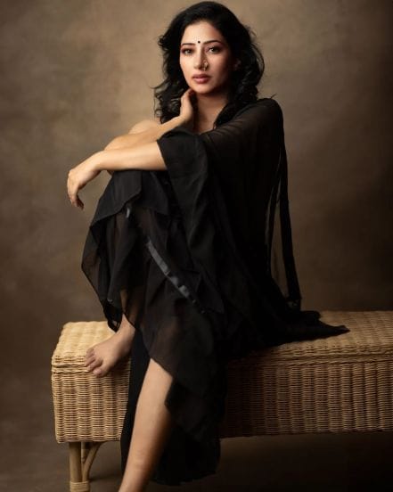 niharica raizada marathi look 