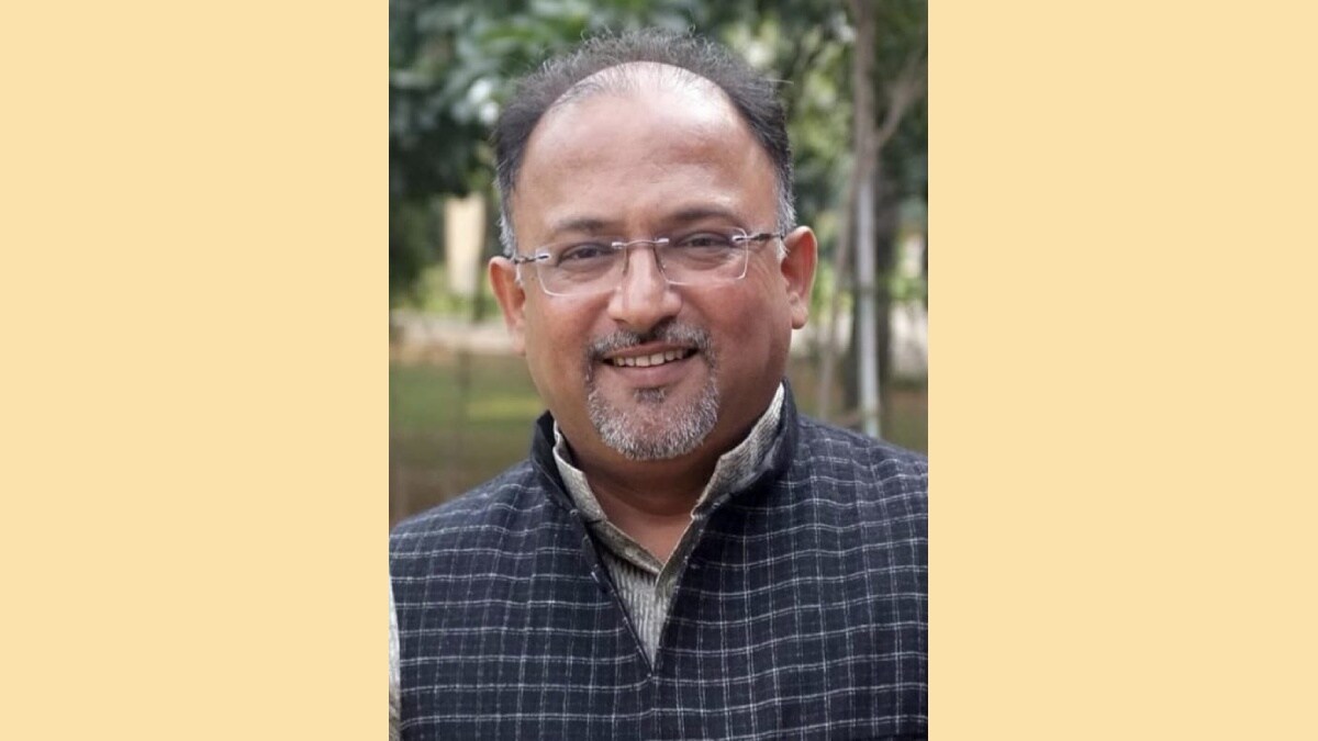 Madhavrao Bagal Award announced to senior journalist Niranjan Takle