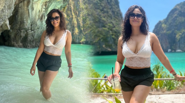 Shweta tiwari bold photos while enjoying her vacation with family