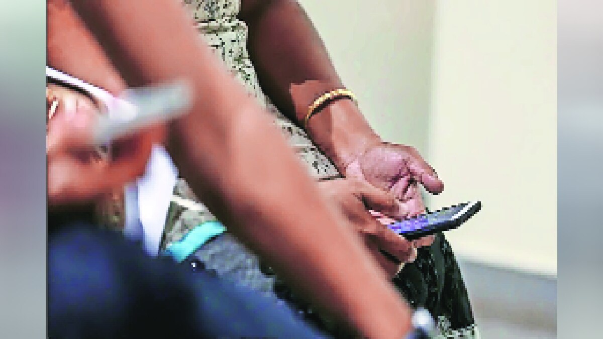 After the campaign period for the fifth phase of the Lok Sabha elections ended, it was seen that the social media has turned into a political battleground