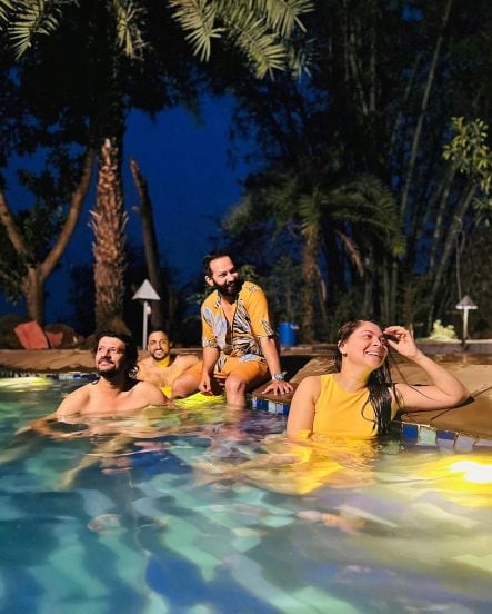 sonalee-kulkarni-family-trip 
