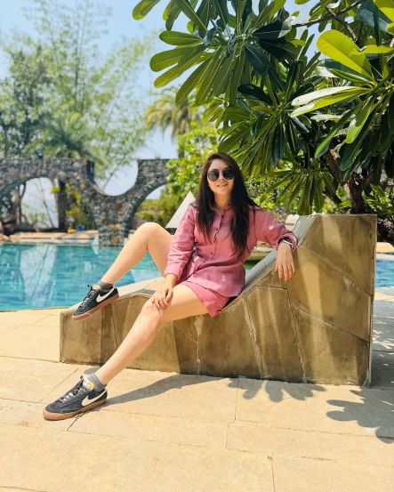 sonalee-kulkarni-family-trip 