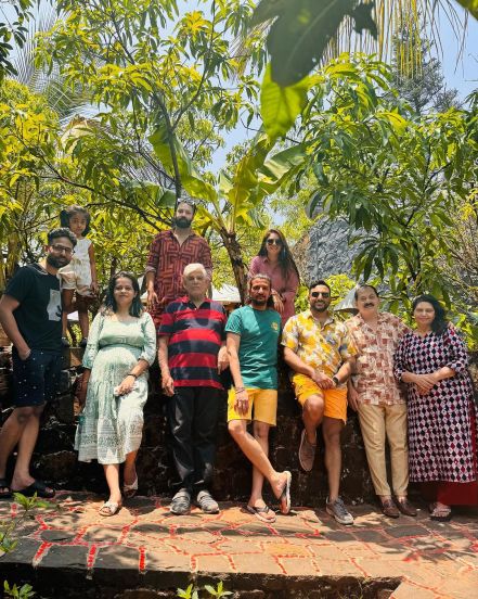 sonalee-kulkarni-family-trip 