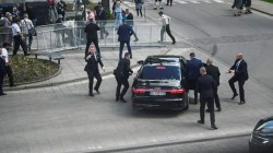 स्लोवाकियाचे पंतप्रधान गोळीबारात गंभीर जखमी