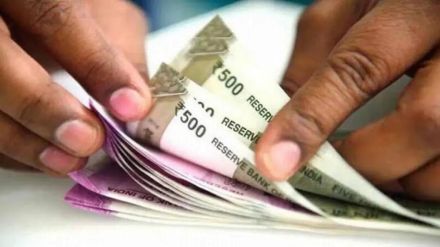 employee get the arrears of the 5th quarter of the 7th Pay Commission along with the salary for the month of June