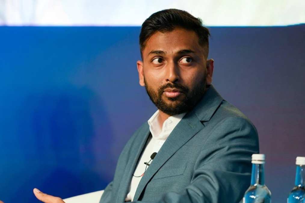 A job with a salary of 6,000 But today the owner of a company worth Rs 55,000 crore