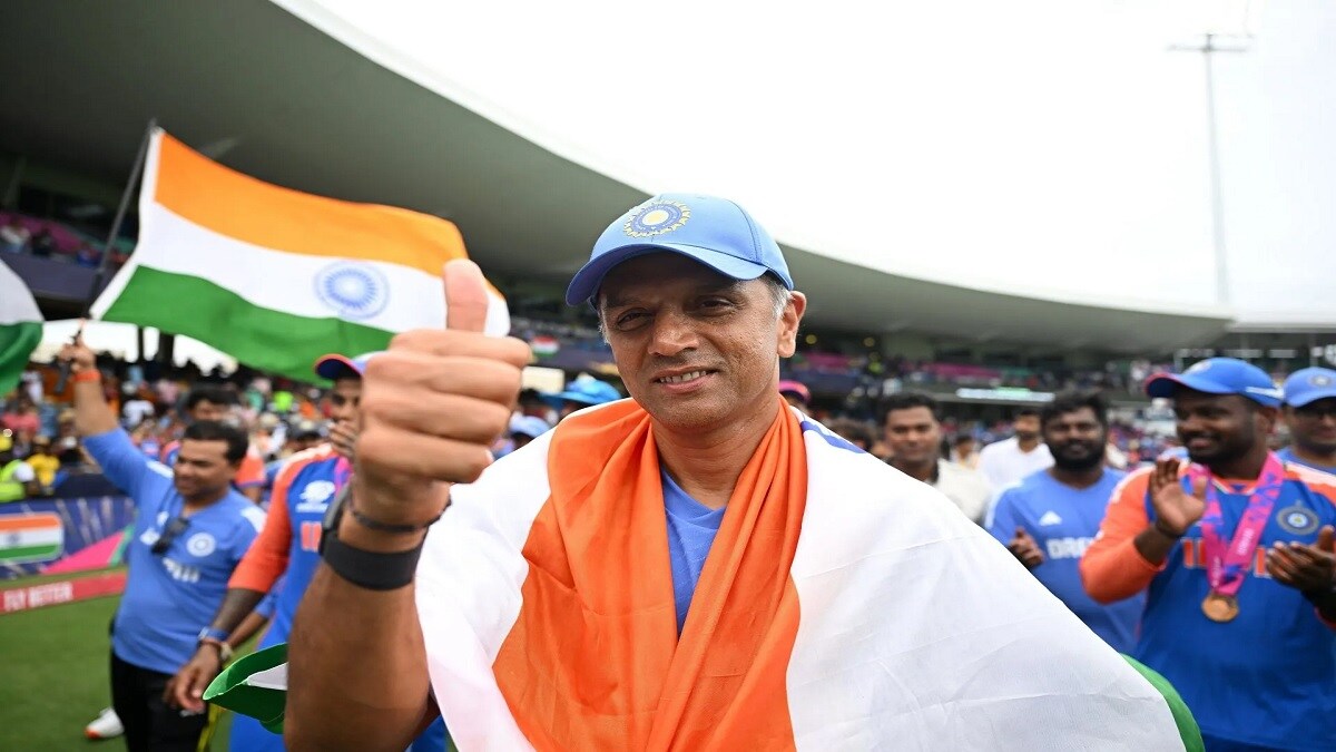 rahul dravid emotions on field after indias win against sa in t20 world cup