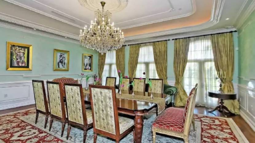 Shahrukh Khan Beverly Hills Mansion