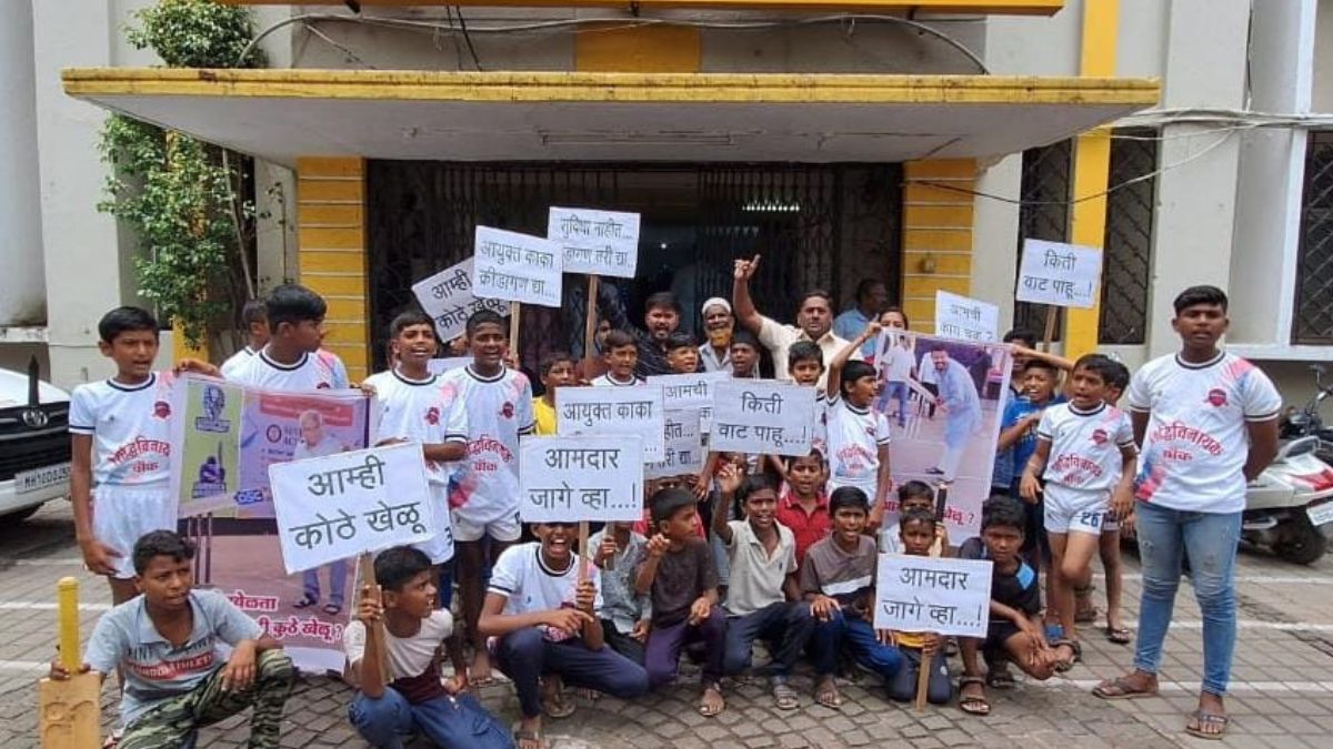 School children protest by playing various games in the Sangli Municipal Corporation premises