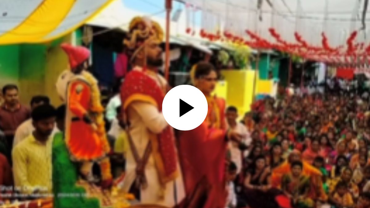 a groom chants shivgarjana by saying chatrapati shivaji maharaj ki jay and starts his married life
